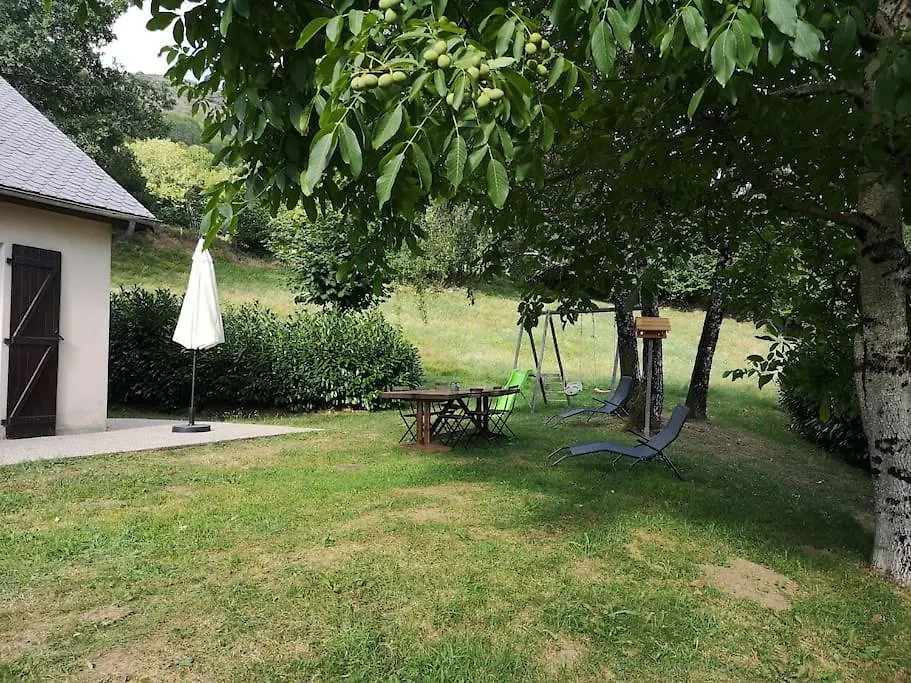 Holiday home Charmant Gite De Montagne Avec Cheminee Saint-Paul-de-Salers